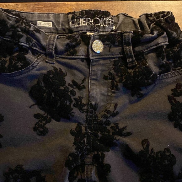 Girls black jeggings with black flowered flocking - Picture 4 of 13